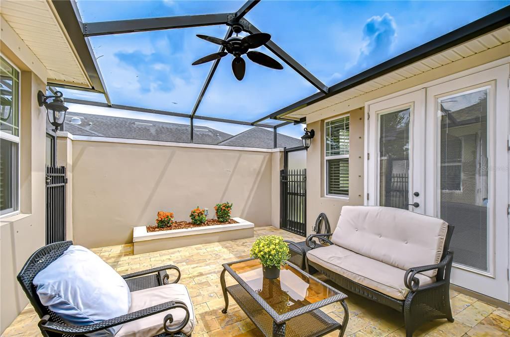 合同活跃: $505,000 (3 贝兹, 2 浴室, 2053 平方英尺)