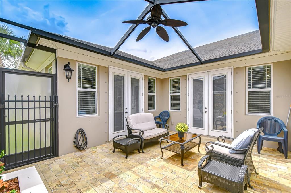 合同活跃: $505,000 (3 贝兹, 2 浴室, 2053 平方英尺)