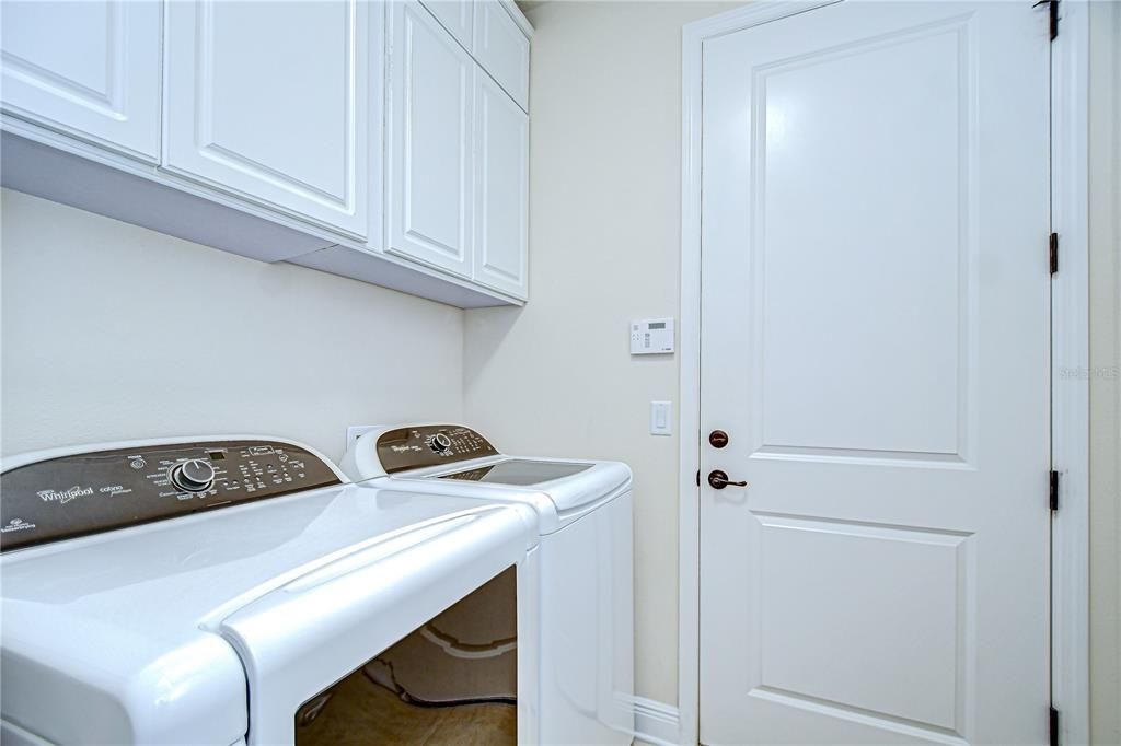 合同活跃: $505,000 (3 贝兹, 2 浴室, 2053 平方英尺)