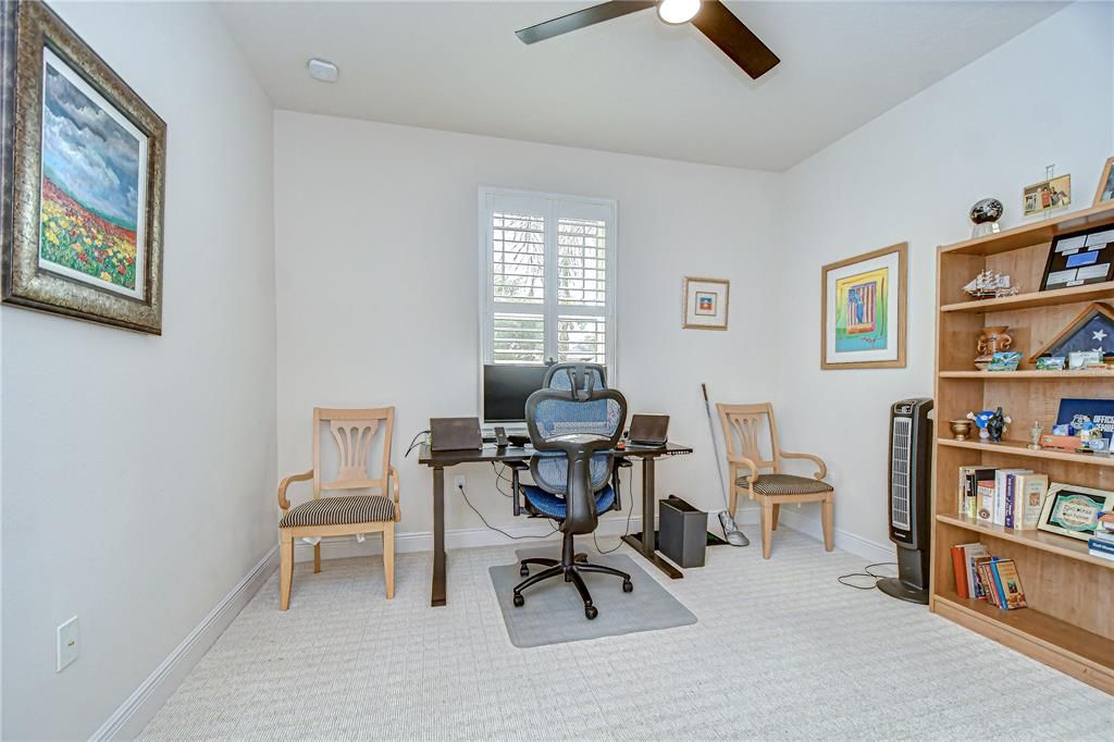 合同活跃: $505,000 (3 贝兹, 2 浴室, 2053 平方英尺)