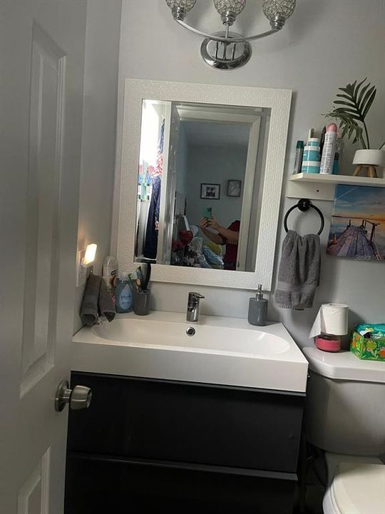 На продажу: $369,900 (3 спален, 2 ванн, 1183 Квадратных фут)