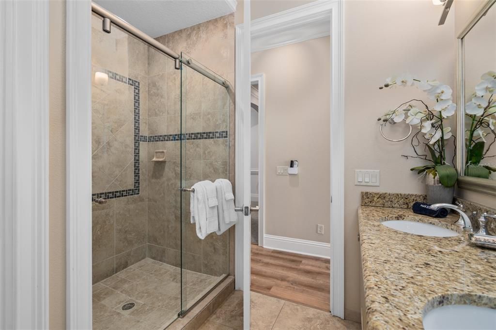 En Venta: $2,350,000 (8 camas, 8 baños, 7360 Pies cuadrados)