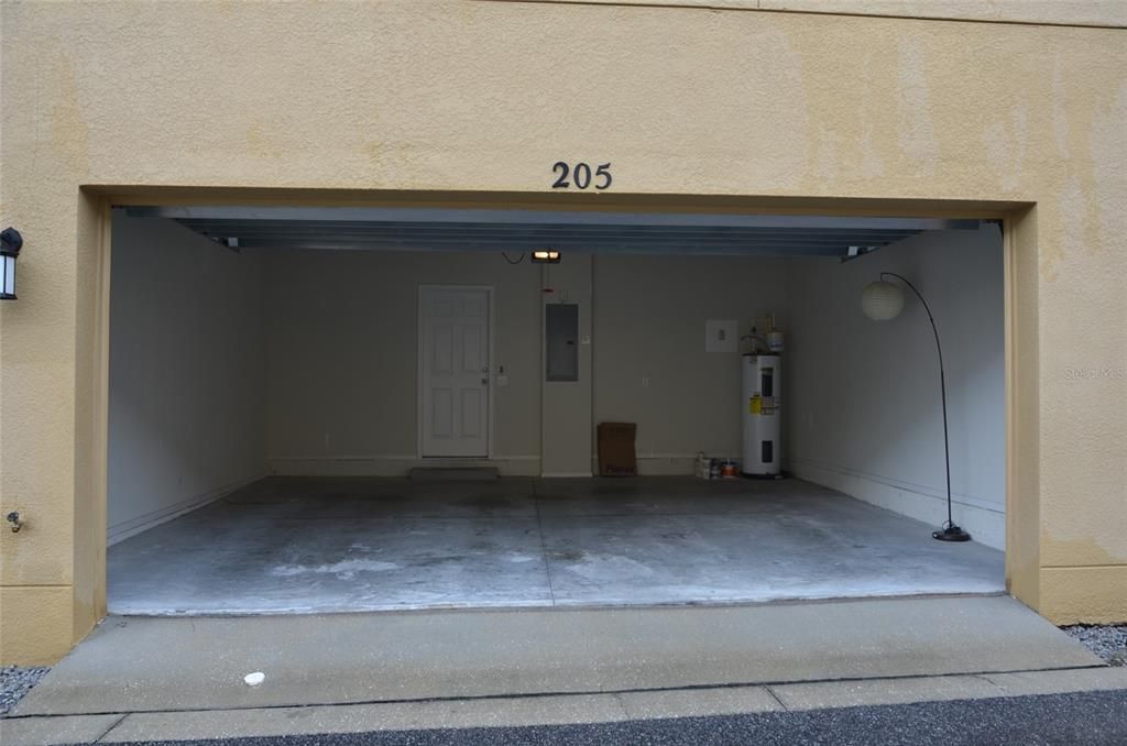 For Rent: $2,200 (3 beds, 2 baths, 1572 Square Feet)