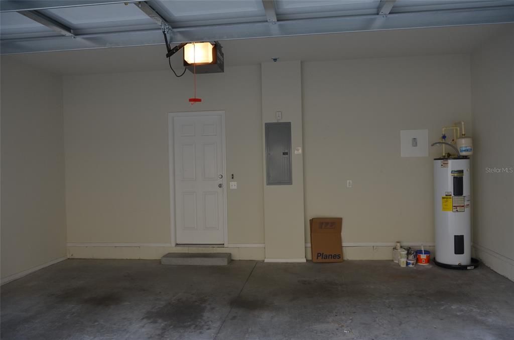 For Rent: $2,200 (3 beds, 2 baths, 1572 Square Feet)