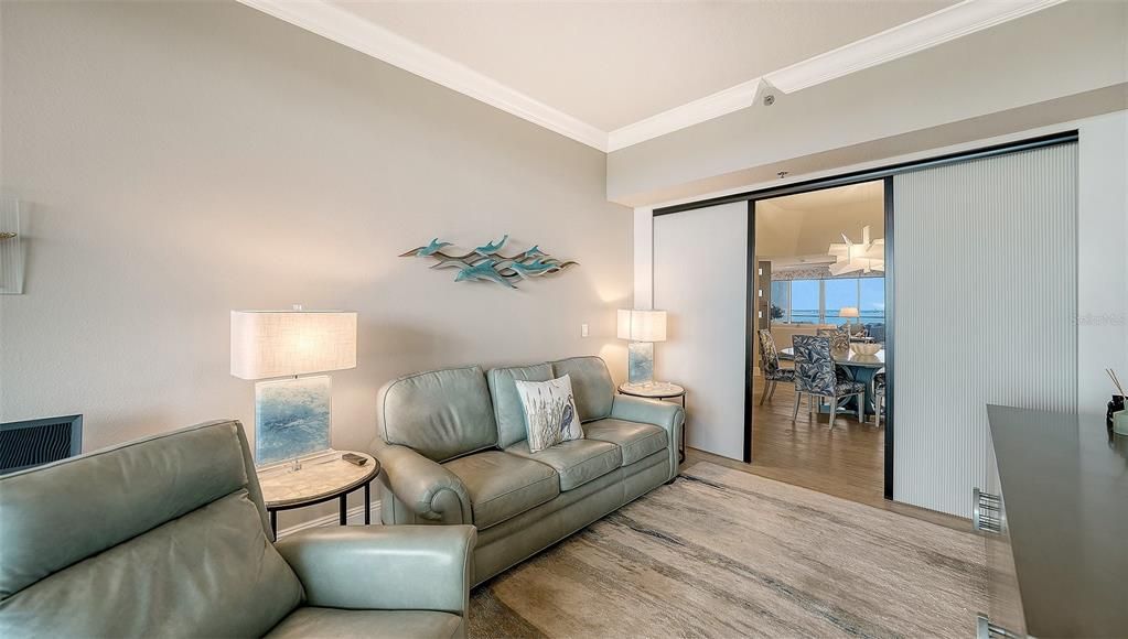 Под контрактом: $2,000,000 (3 спален, 2 ванн, 2550 Квадратных фут)