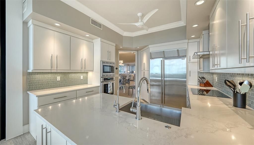 Под контрактом: $2,000,000 (3 спален, 2 ванн, 2550 Квадратных фут)