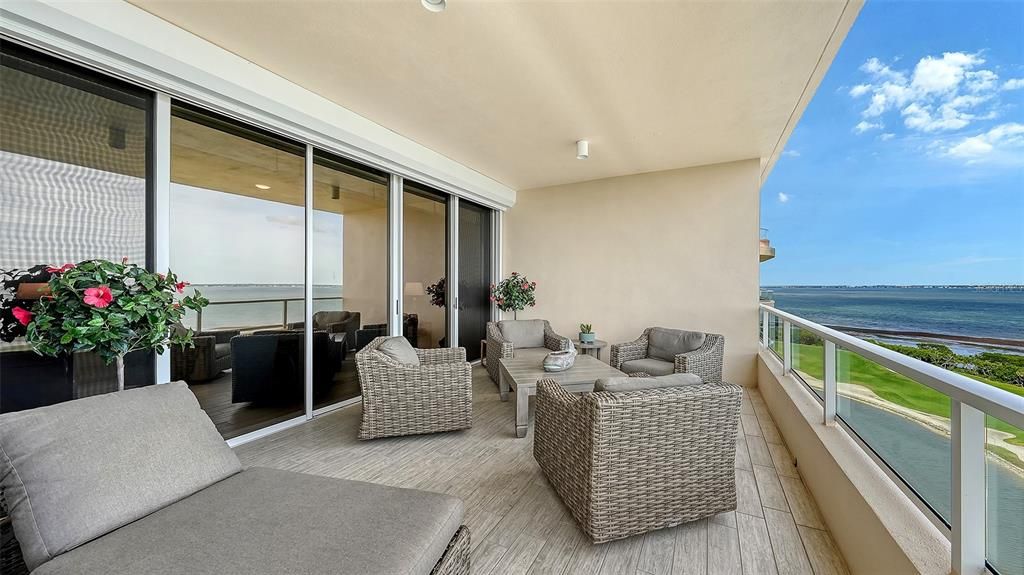 Под контрактом: $2,000,000 (3 спален, 2 ванн, 2550 Квадратных фут)