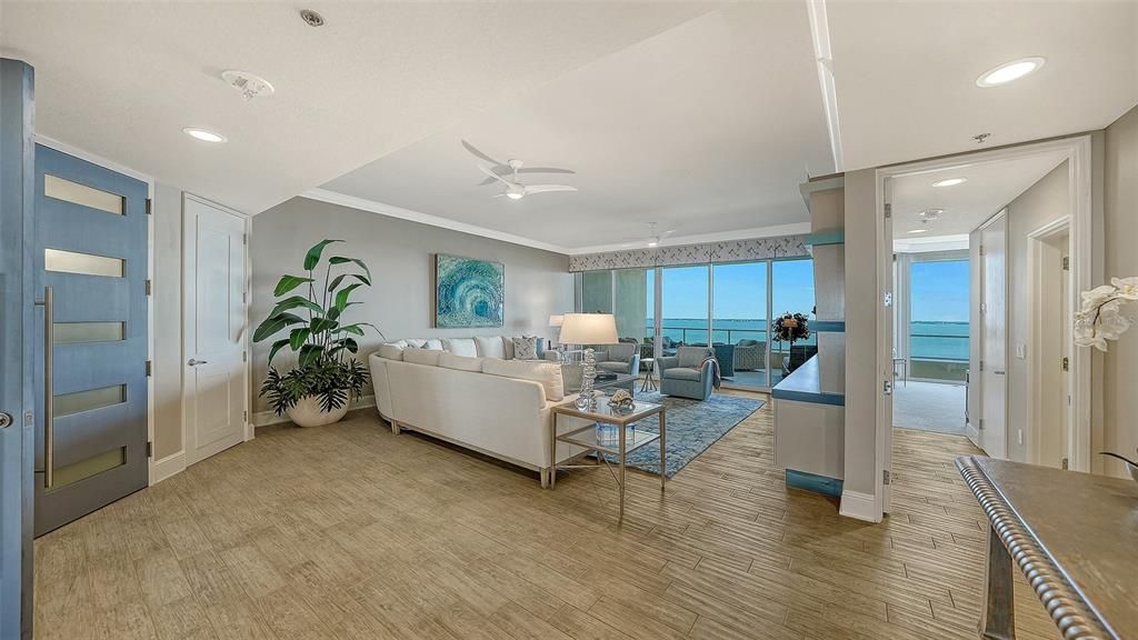 Под контрактом: $2,000,000 (3 спален, 2 ванн, 2550 Квадратных фут)