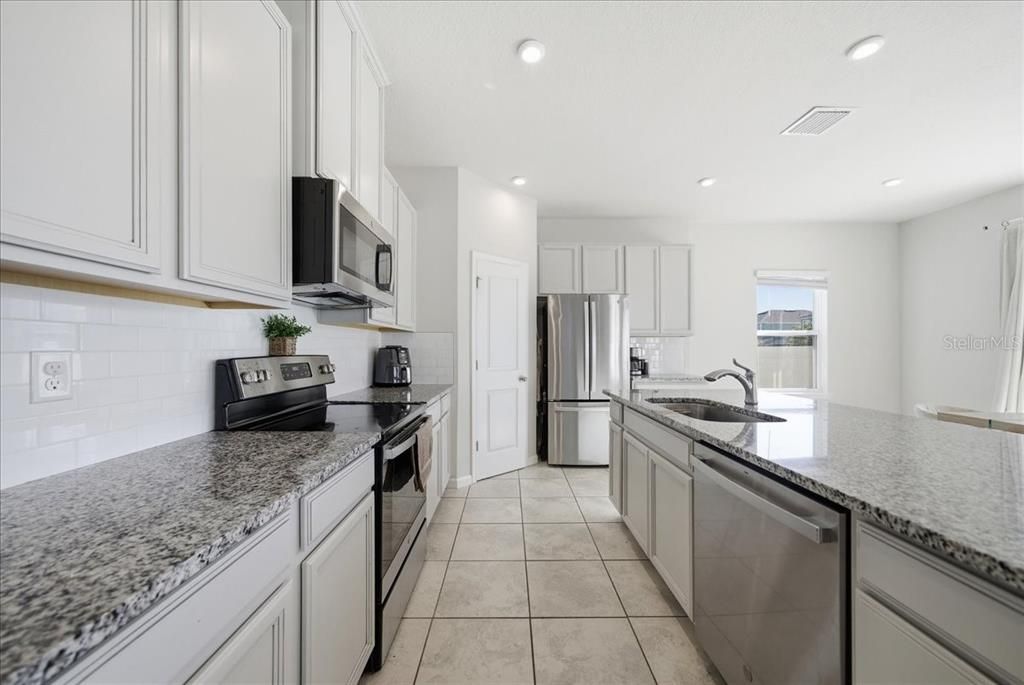 На продажу: $429,900 (5 спален, 3 ванн, 2370 Квадратных фут)