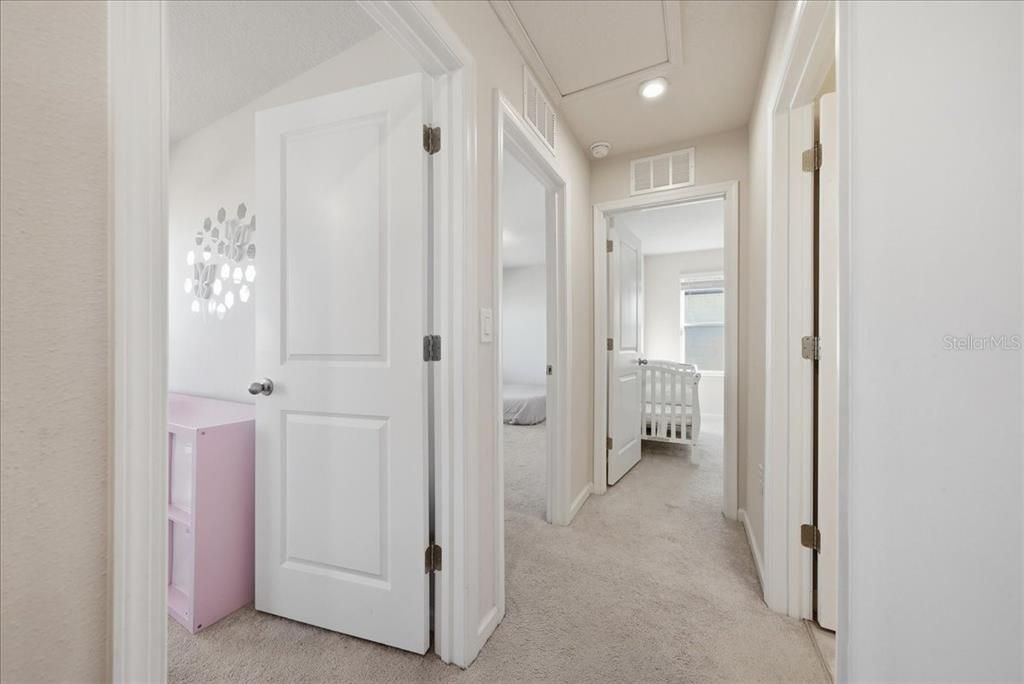 На продажу: $429,900 (5 спален, 3 ванн, 2370 Квадратных фут)