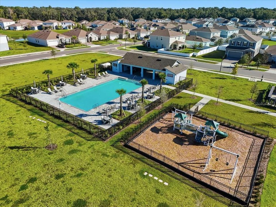 На продажу: $429,900 (5 спален, 3 ванн, 2370 Квадратных фут)