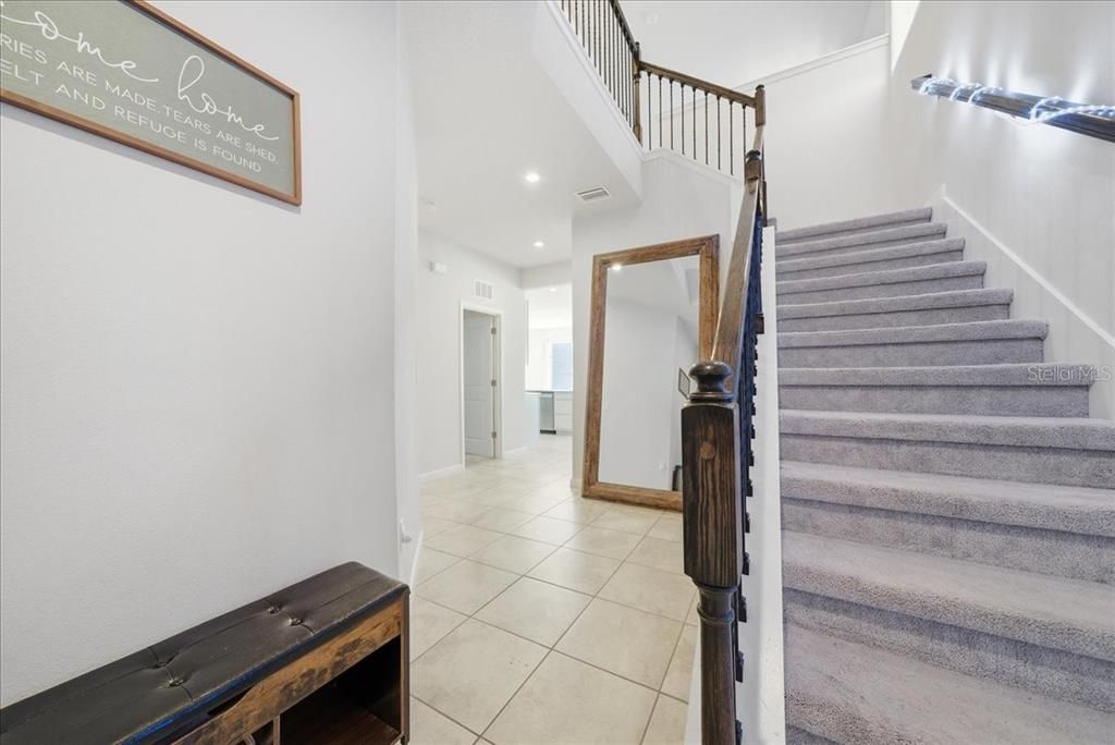 На продажу: $429,900 (5 спален, 3 ванн, 2370 Квадратных фут)