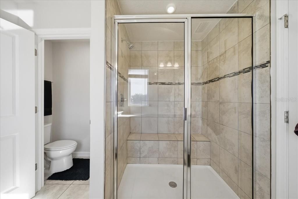 На продажу: $429,900 (5 спален, 3 ванн, 2370 Квадратных фут)