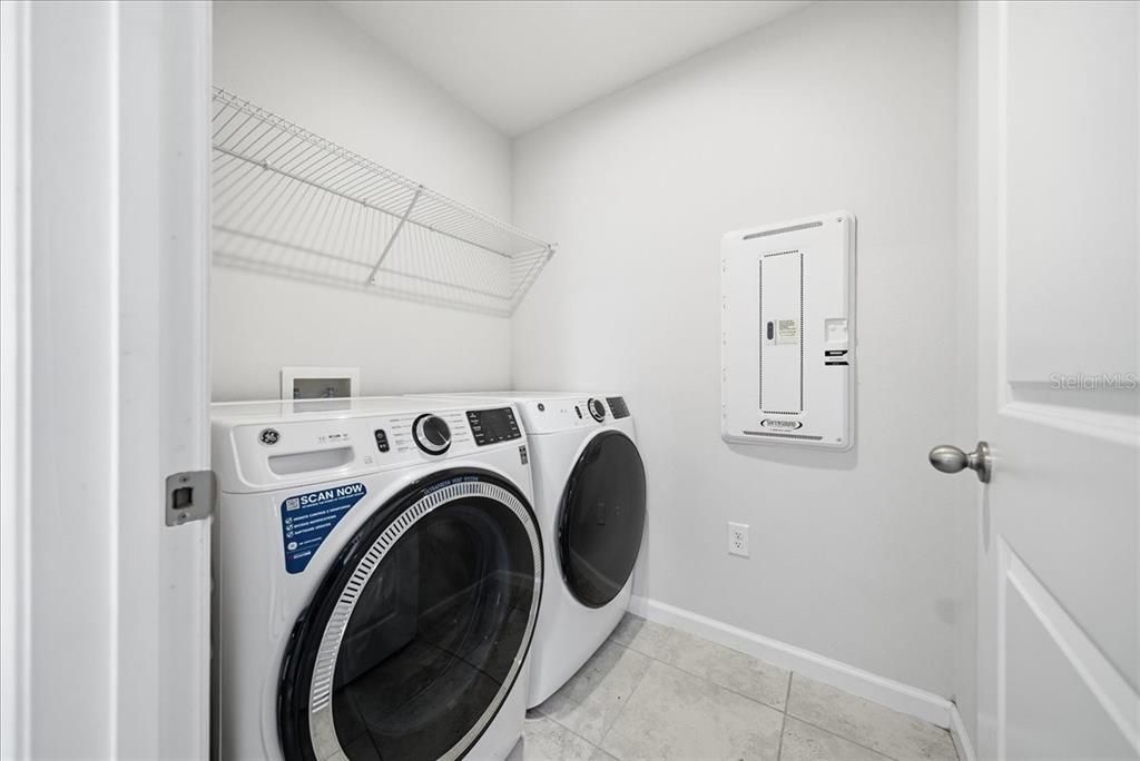 На продажу: $429,900 (5 спален, 3 ванн, 2370 Квадратных фут)