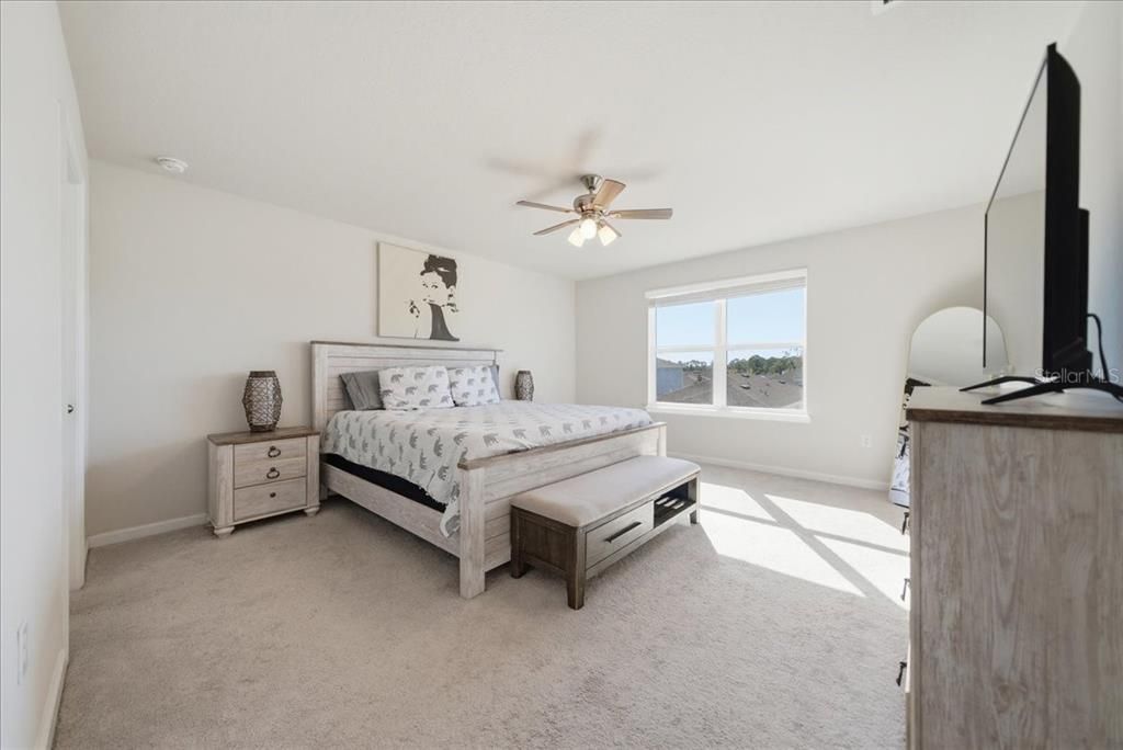 На продажу: $429,900 (5 спален, 3 ванн, 2370 Квадратных фут)