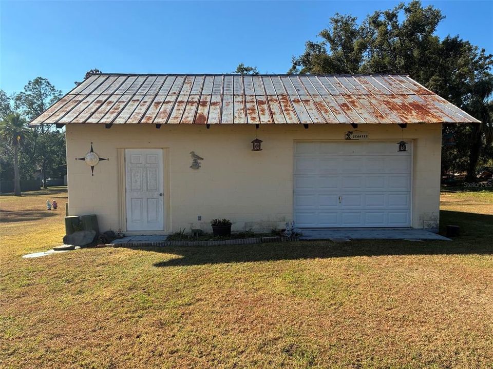 For Sale: $394,000 (2 beds, 2 baths, 1839 Square Feet)