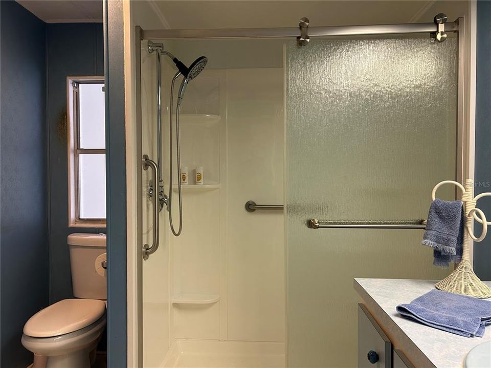 For Sale: $199,900 (2 beds, 2 baths, 816 Square Feet)