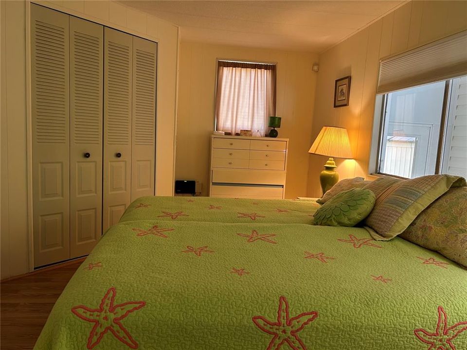 For Sale: $199,900 (2 beds, 2 baths, 816 Square Feet)