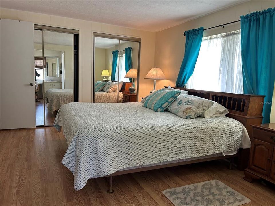 For Sale: $199,900 (2 beds, 2 baths, 816 Square Feet)