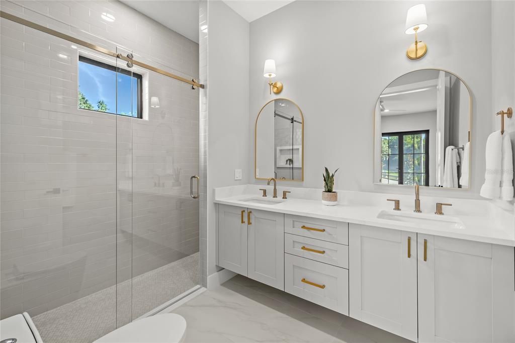 待售: $1,349,000 (5 贝兹, 4 浴室, 3632 平方英尺)