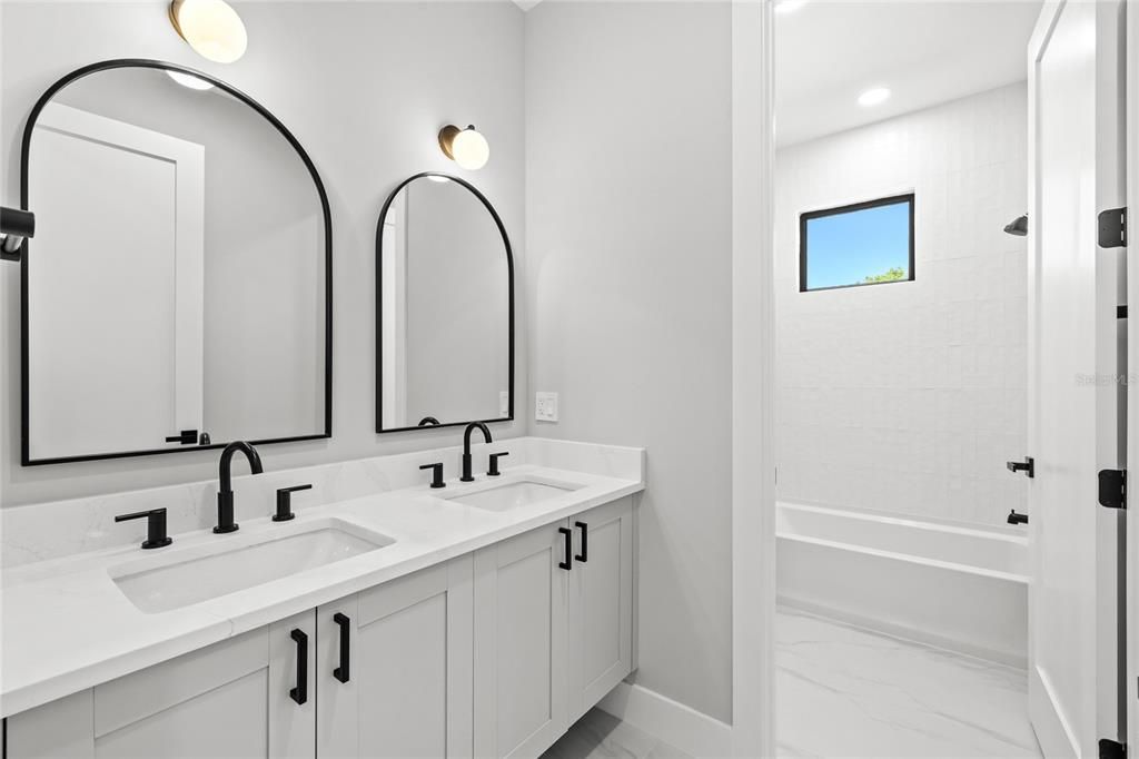 待售: $1,349,000 (5 贝兹, 4 浴室, 3632 平方英尺)