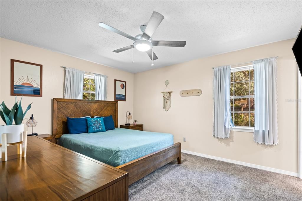 待售: $265,000 (3 贝兹, 2 浴室, 1365 平方英尺)