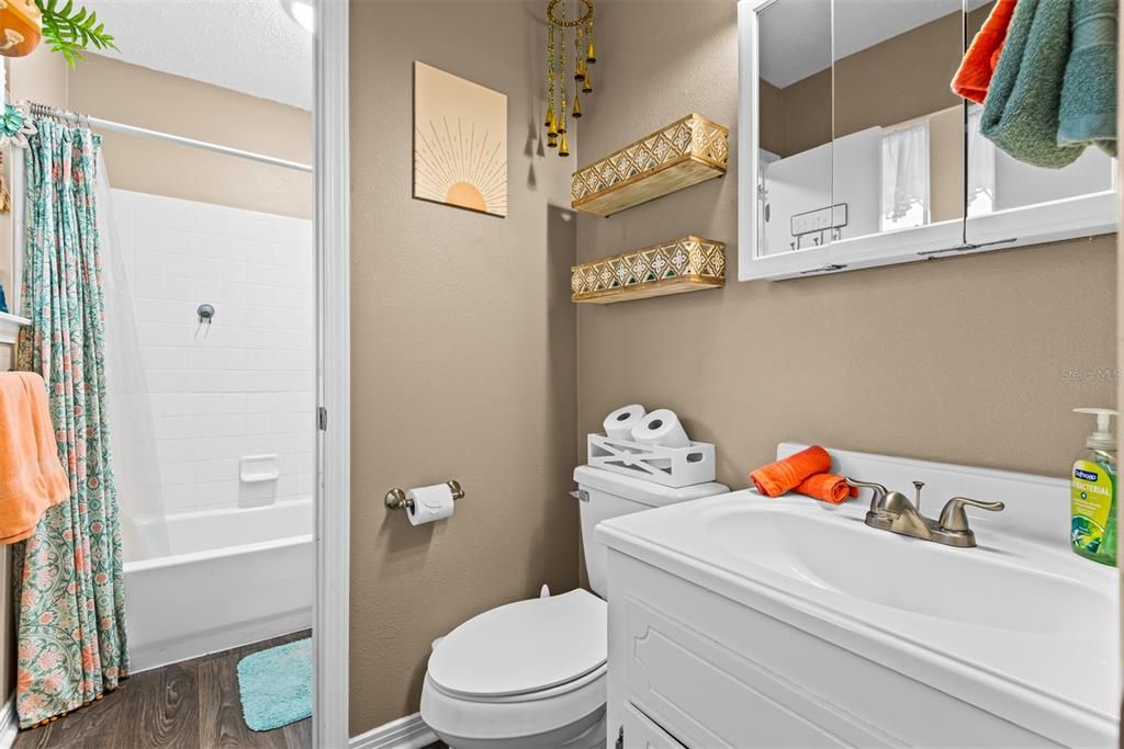 待售: $265,000 (3 贝兹, 2 浴室, 1365 平方英尺)