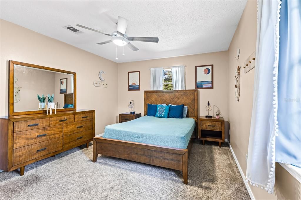 待售: $265,000 (3 贝兹, 2 浴室, 1365 平方英尺)