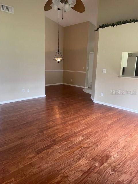 For Rent: $2,300 (2 beds, 2 baths, 1173 Square Feet)