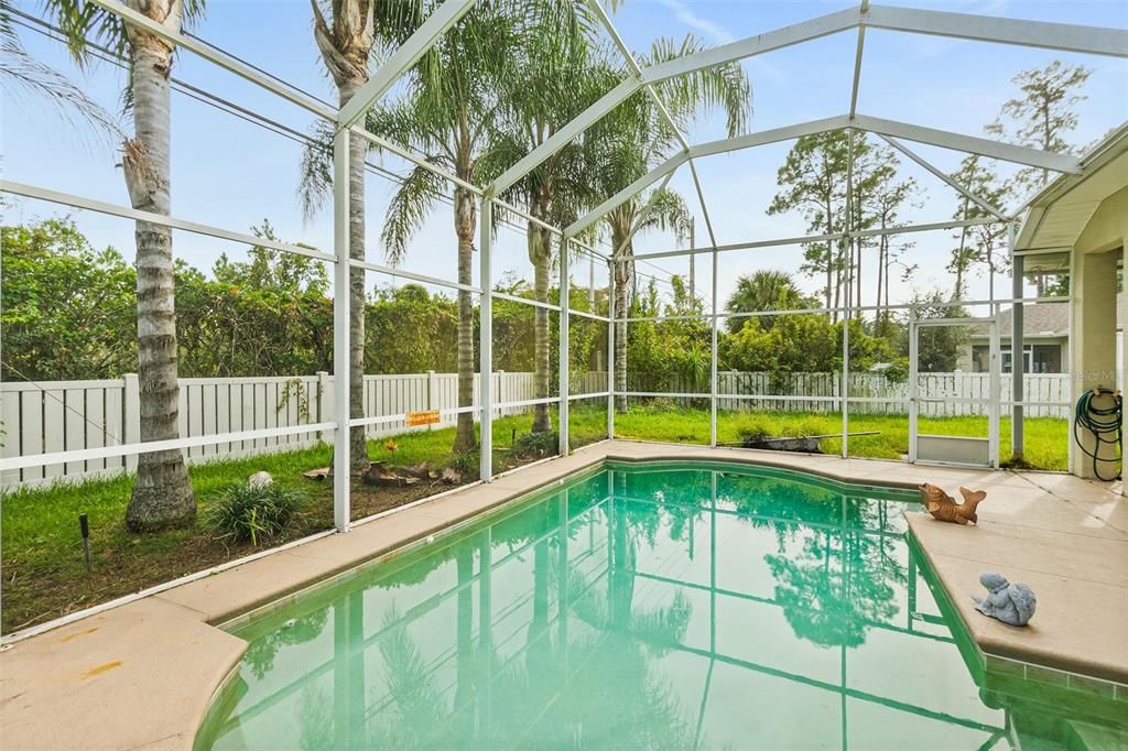 Active With Contract: $390,000 (3 beds, 2 baths, 1894 Square Feet)