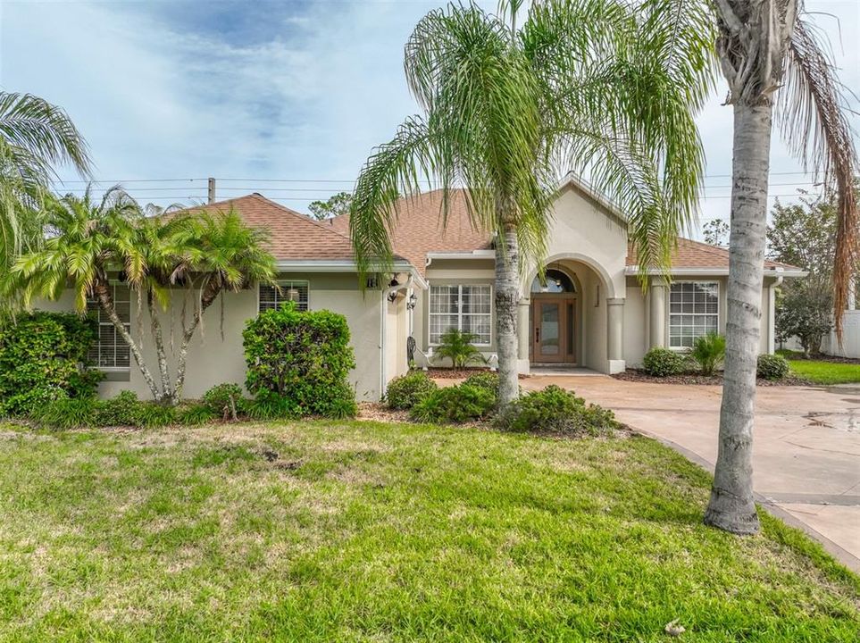 Active With Contract: $390,000 (3 beds, 2 baths, 1894 Square Feet)