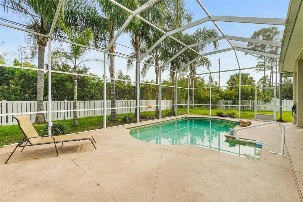 Active With Contract: $390,000 (3 beds, 2 baths, 1894 Square Feet)