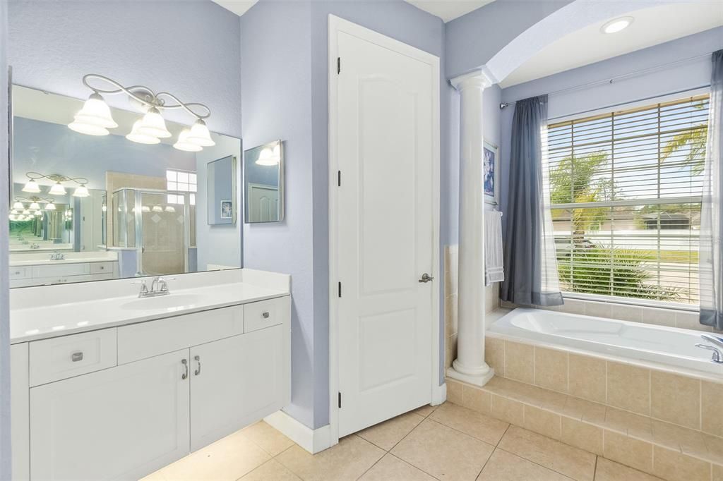 Active With Contract: $390,000 (3 beds, 2 baths, 1894 Square Feet)