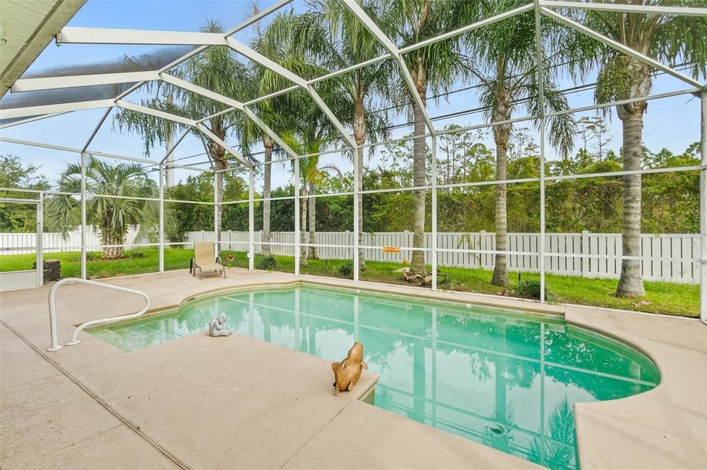 Active With Contract: $390,000 (3 beds, 2 baths, 1894 Square Feet)