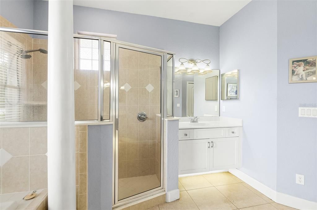 Active With Contract: $390,000 (3 beds, 2 baths, 1894 Square Feet)