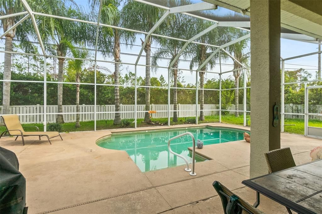 Active With Contract: $390,000 (3 beds, 2 baths, 1894 Square Feet)