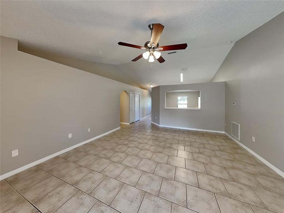 For Rent: $1,729 (3 beds, 2 baths, 1367 Square Feet)