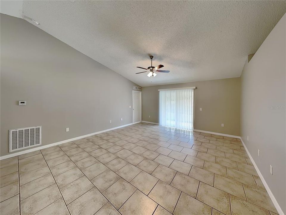 For Rent: $1,729 (3 beds, 2 baths, 1367 Square Feet)