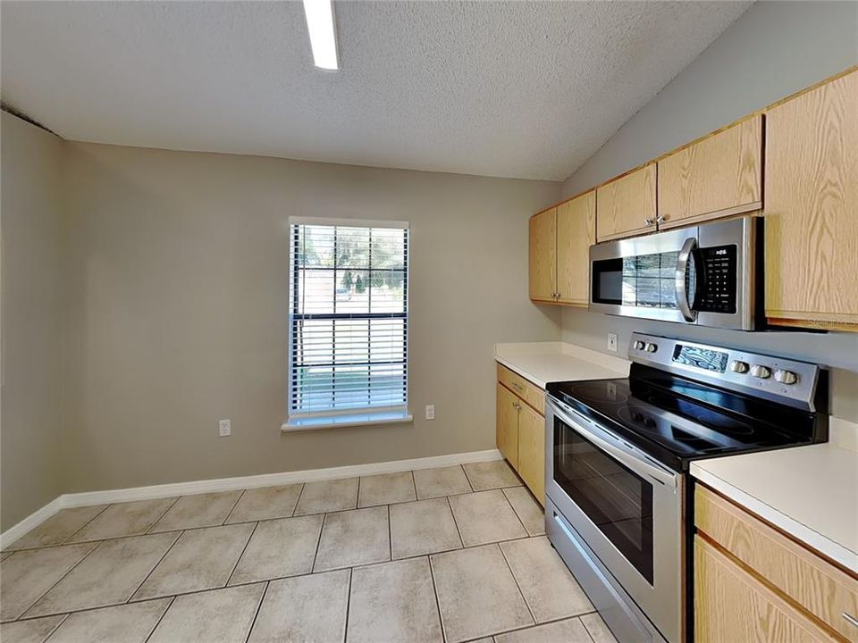 For Rent: $1,729 (3 beds, 2 baths, 1367 Square Feet)