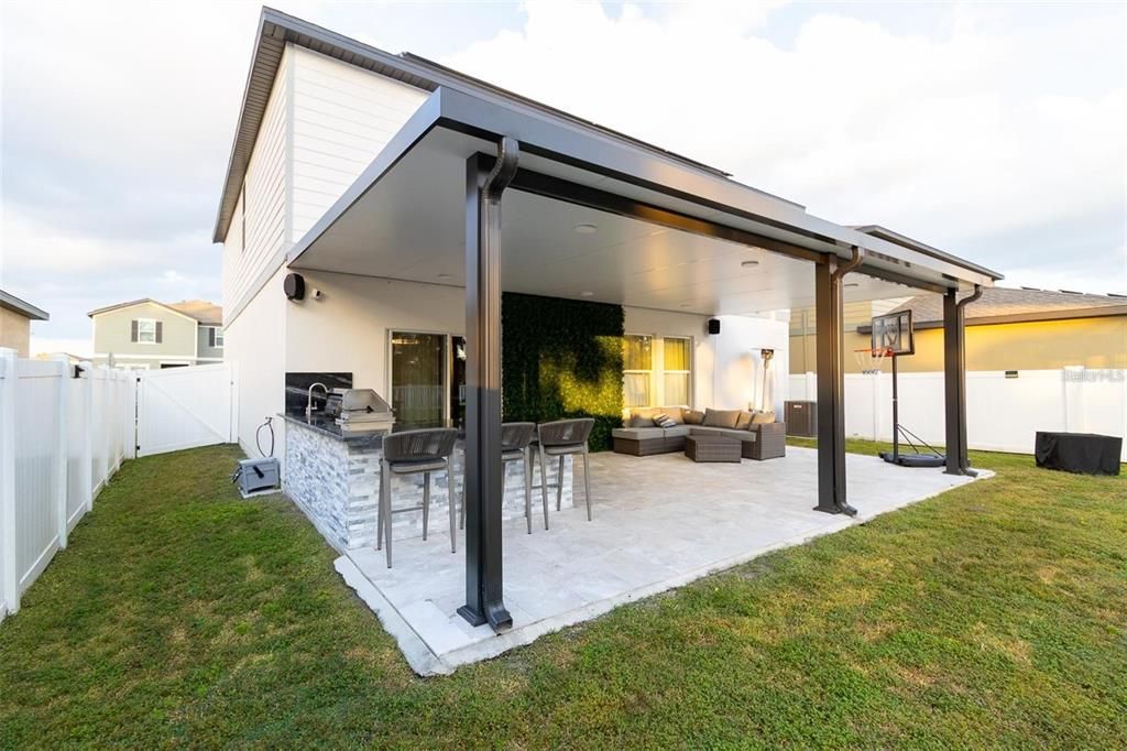 出租: $3,400 (4 贝兹, 2 浴室, 2406 平方英尺)