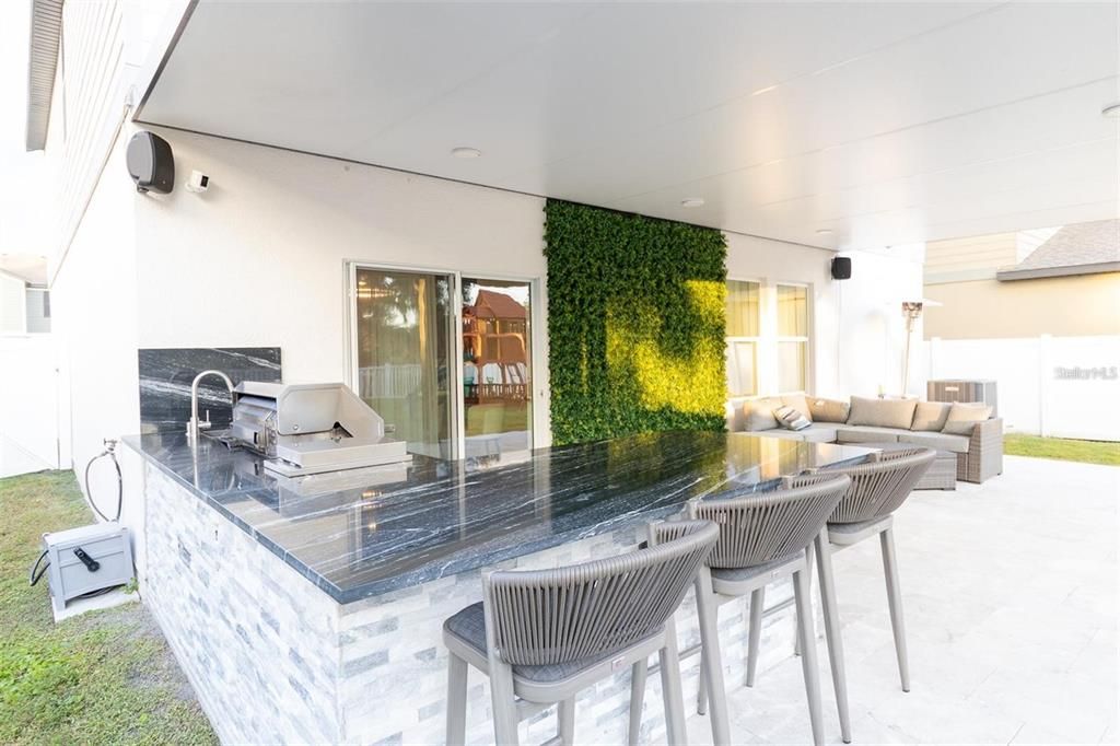 出租: $3,400 (4 贝兹, 2 浴室, 2406 平方英尺)