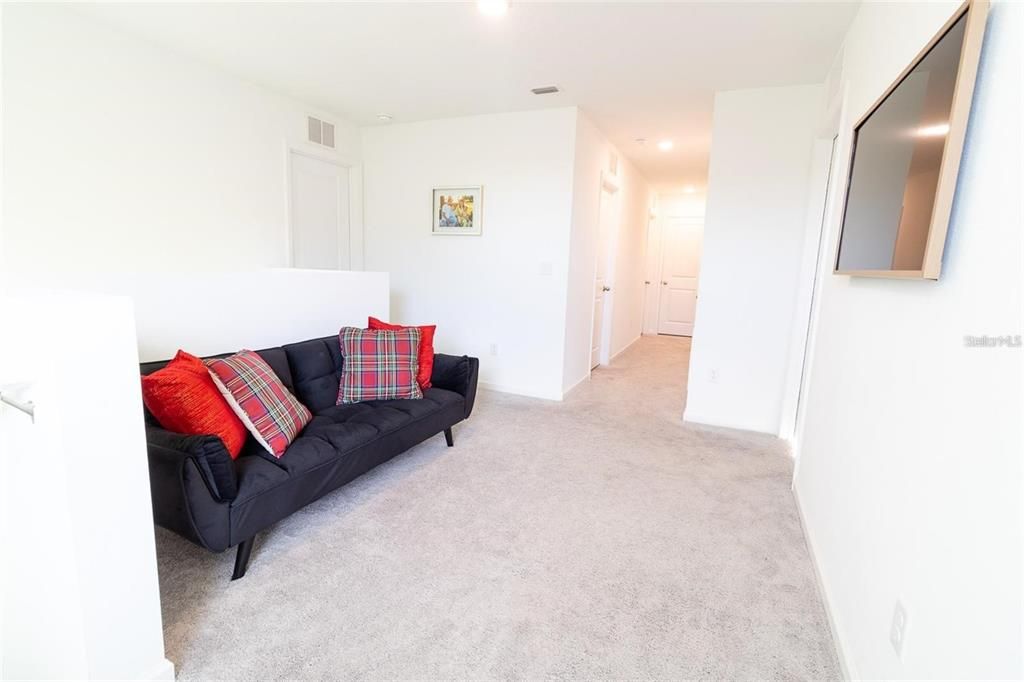 出租: $3,400 (4 贝兹, 2 浴室, 2406 平方英尺)