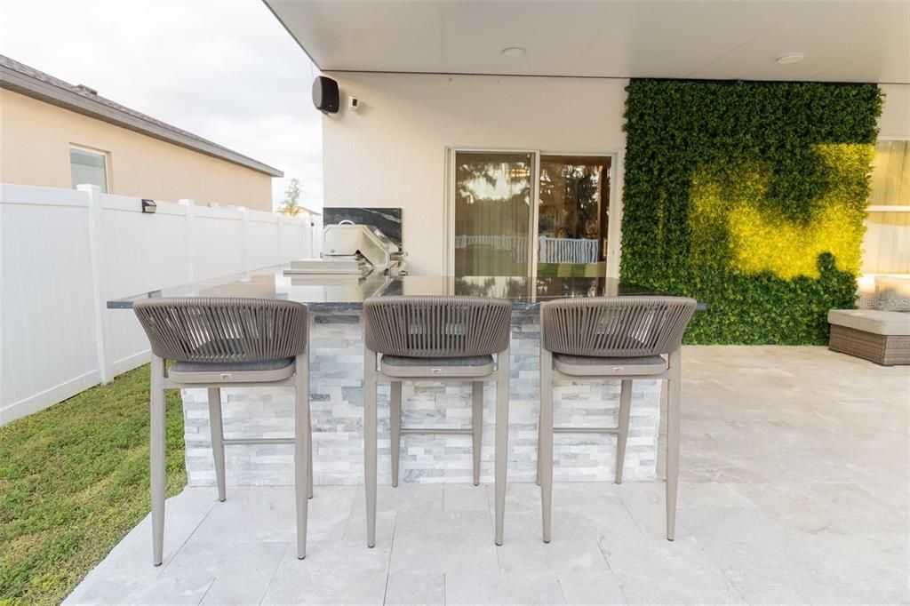 出租: $3,400 (4 贝兹, 2 浴室, 2406 平方英尺)