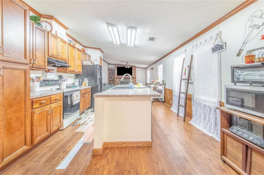 Activo con contrato: $189,000 (4 camas, 2 baños, 1836 Pies cuadrados)