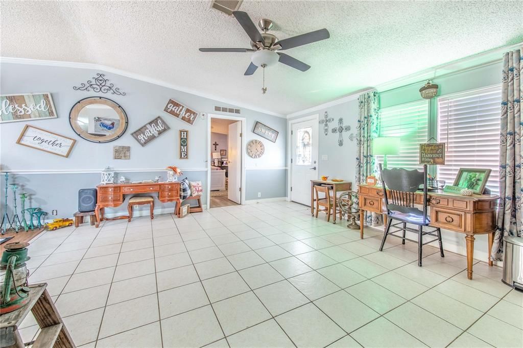 Activo con contrato: $189,000 (4 camas, 2 baños, 1836 Pies cuadrados)