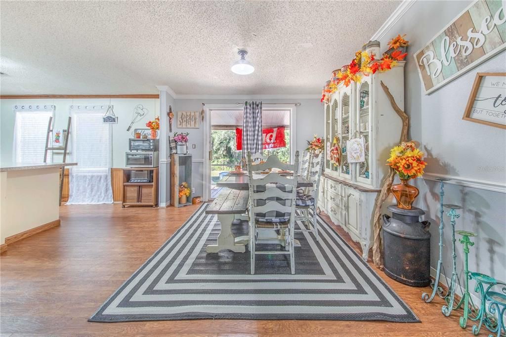 Activo con contrato: $189,000 (4 camas, 2 baños, 1836 Pies cuadrados)