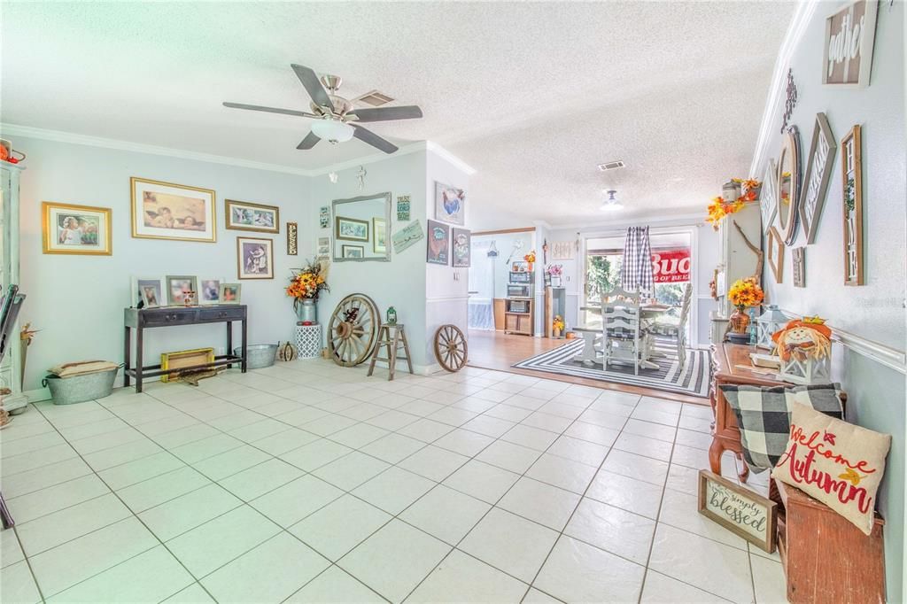 Activo con contrato: $189,000 (4 camas, 2 baños, 1836 Pies cuadrados)