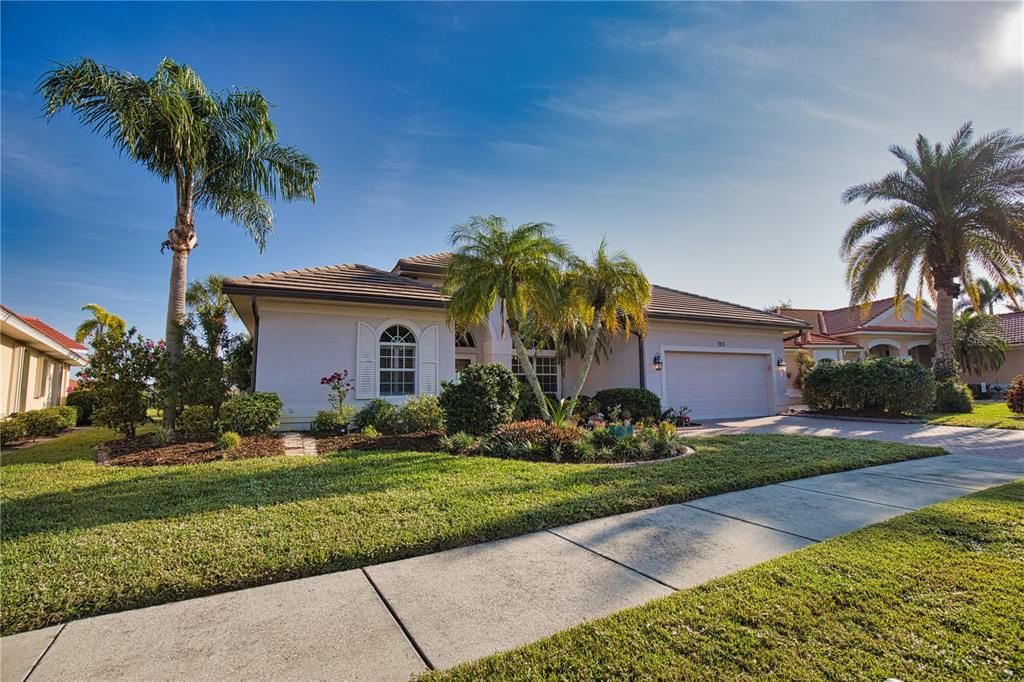 На продажу: $549,000 (3 спален, 2 ванн, 2005 Квадратных фут)