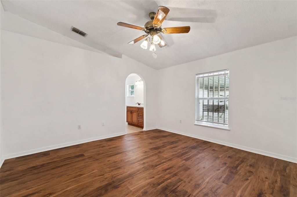 待售: $328,800 (2 贝兹, 2 浴室, 1508 平方英尺)