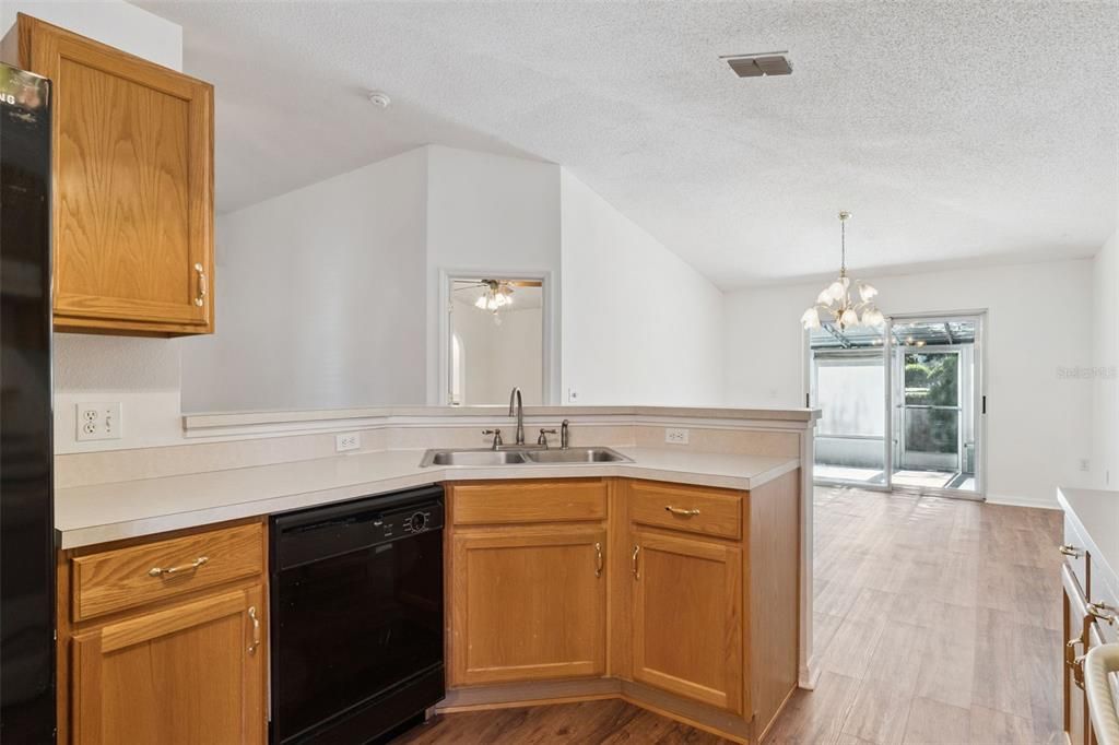 待售: $328,800 (2 贝兹, 2 浴室, 1508 平方英尺)